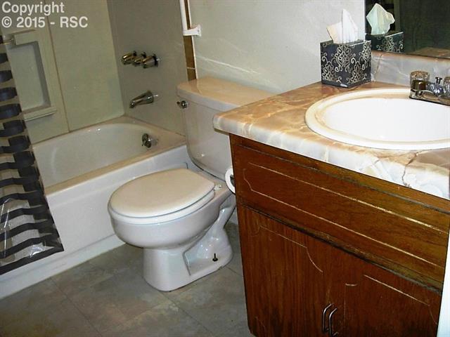 714 Prairie Road, Unit A & #B Colorado Springs, CO 80909 - Photo 20 of 22 Unit B Second full bath located in second bedroom.