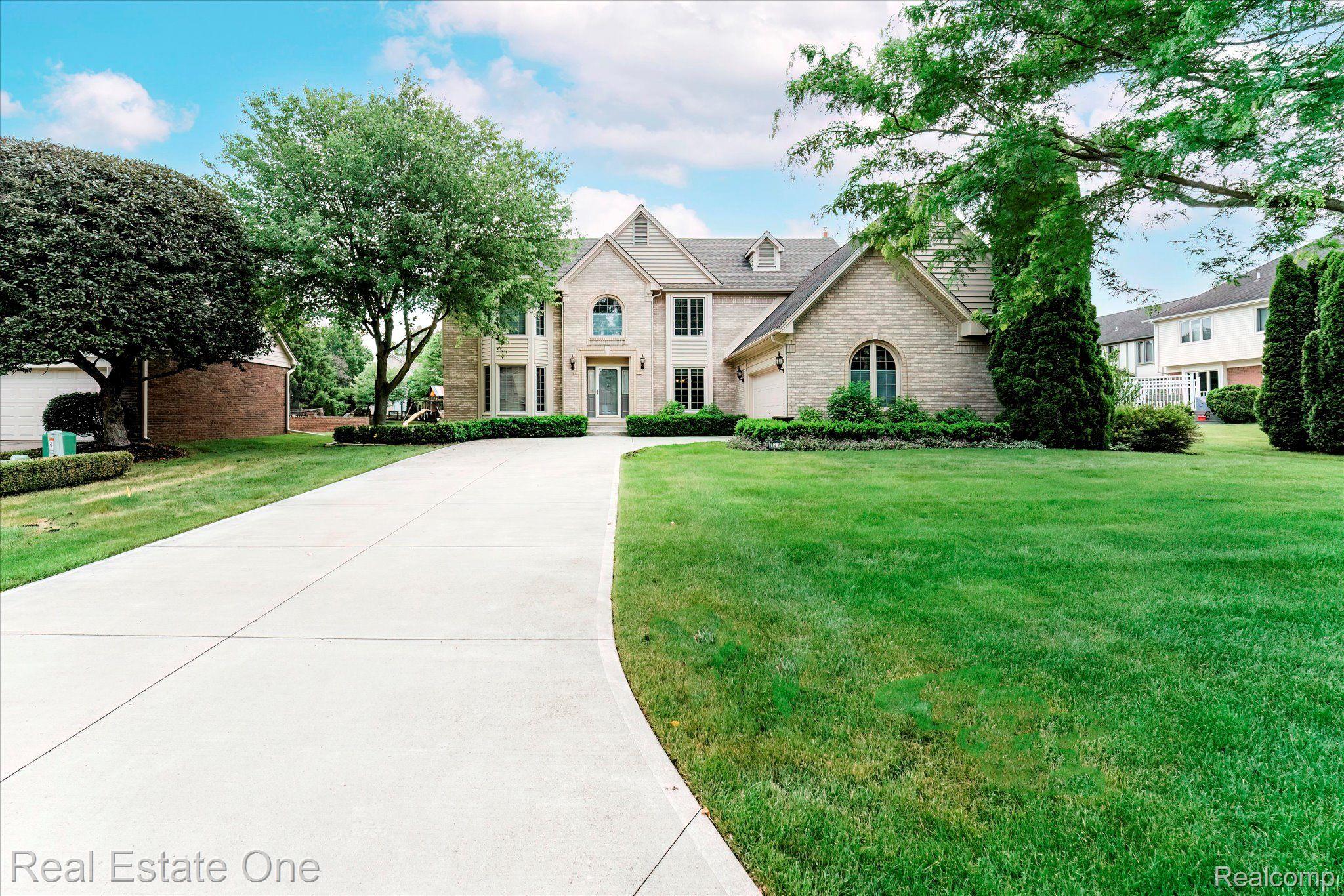 1274 Kingspath Drive Rochester, MI 48306 - Photo 2 of 51 Gallery Image 2