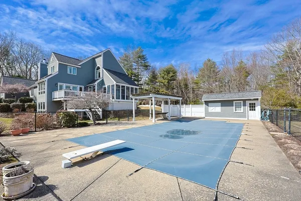 $1,050,000 | 212 West Street, Douglas, MA 01516
