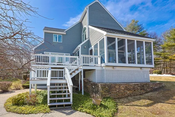 $1,050,000 | 212 West Street, Douglas, MA 01516