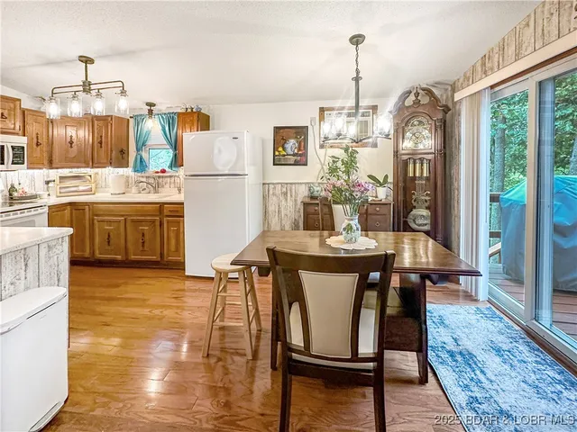 $249,900 | 29508 Easy Street, Edwards, MO 65326