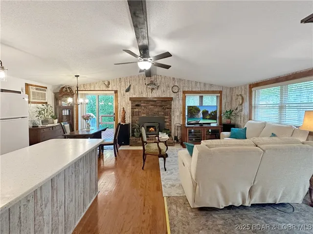 $249,900 | 29508 Easy Street, Edwards, MO 65326