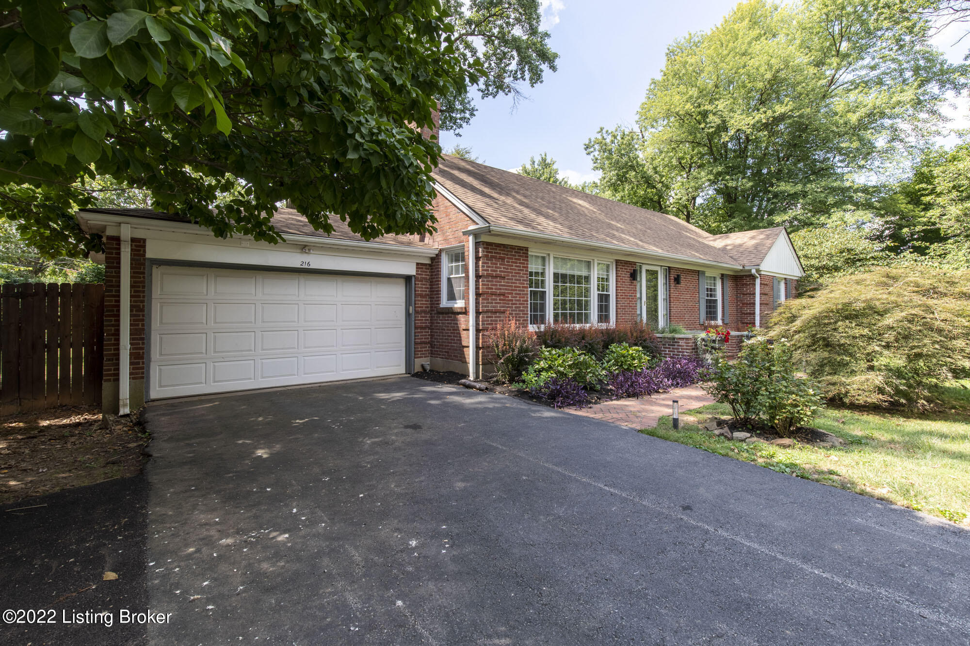 216 North Chadwick Road Louisville, KY 40222 - Photo 2 of 62 Chadwick002