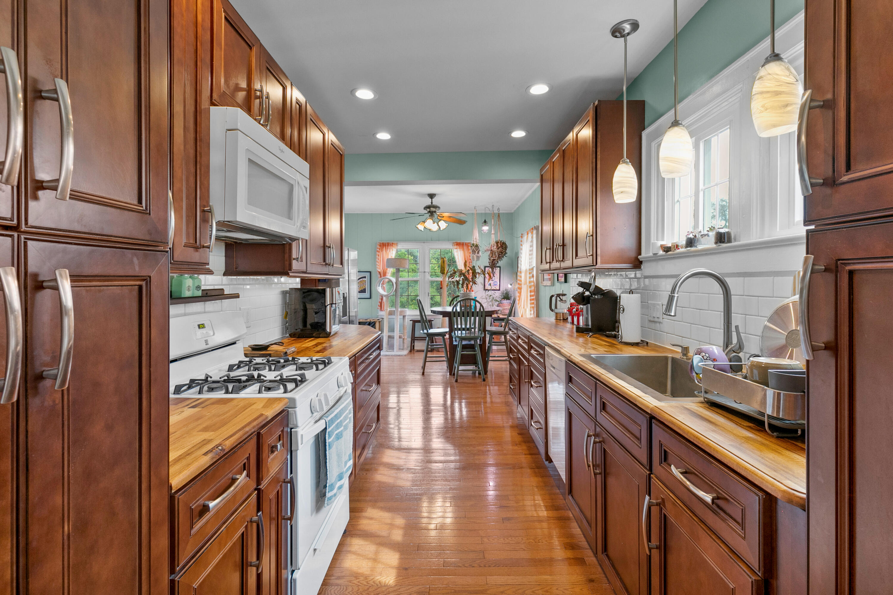1818 John Ross Road Chattanooga, TN 37412 - Photo 18 of 53 Updated Kitchen