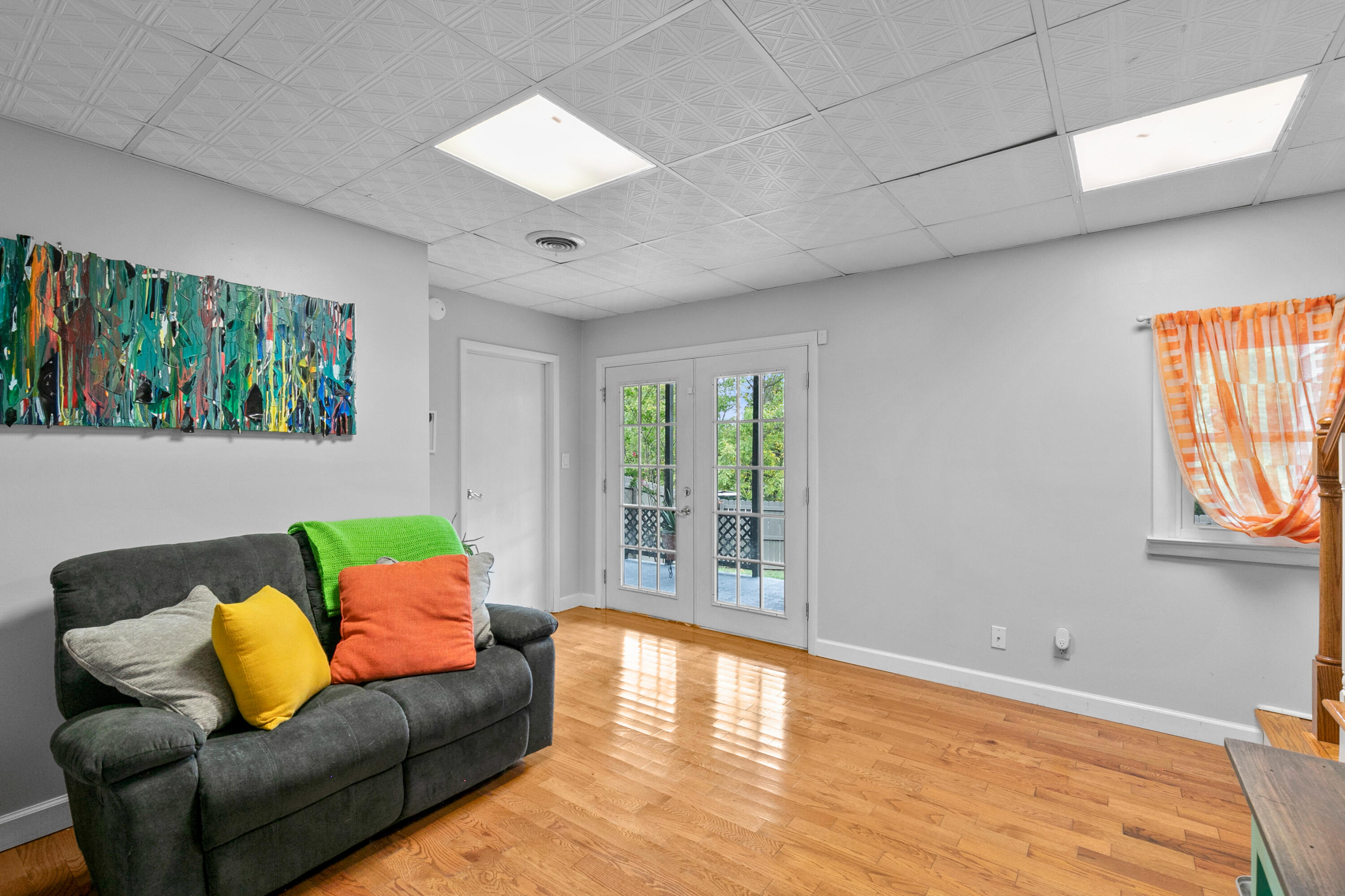 1818 John Ross Road Chattanooga, TN 37412 - Photo 27 of 53 Sitting area opens to lower deck