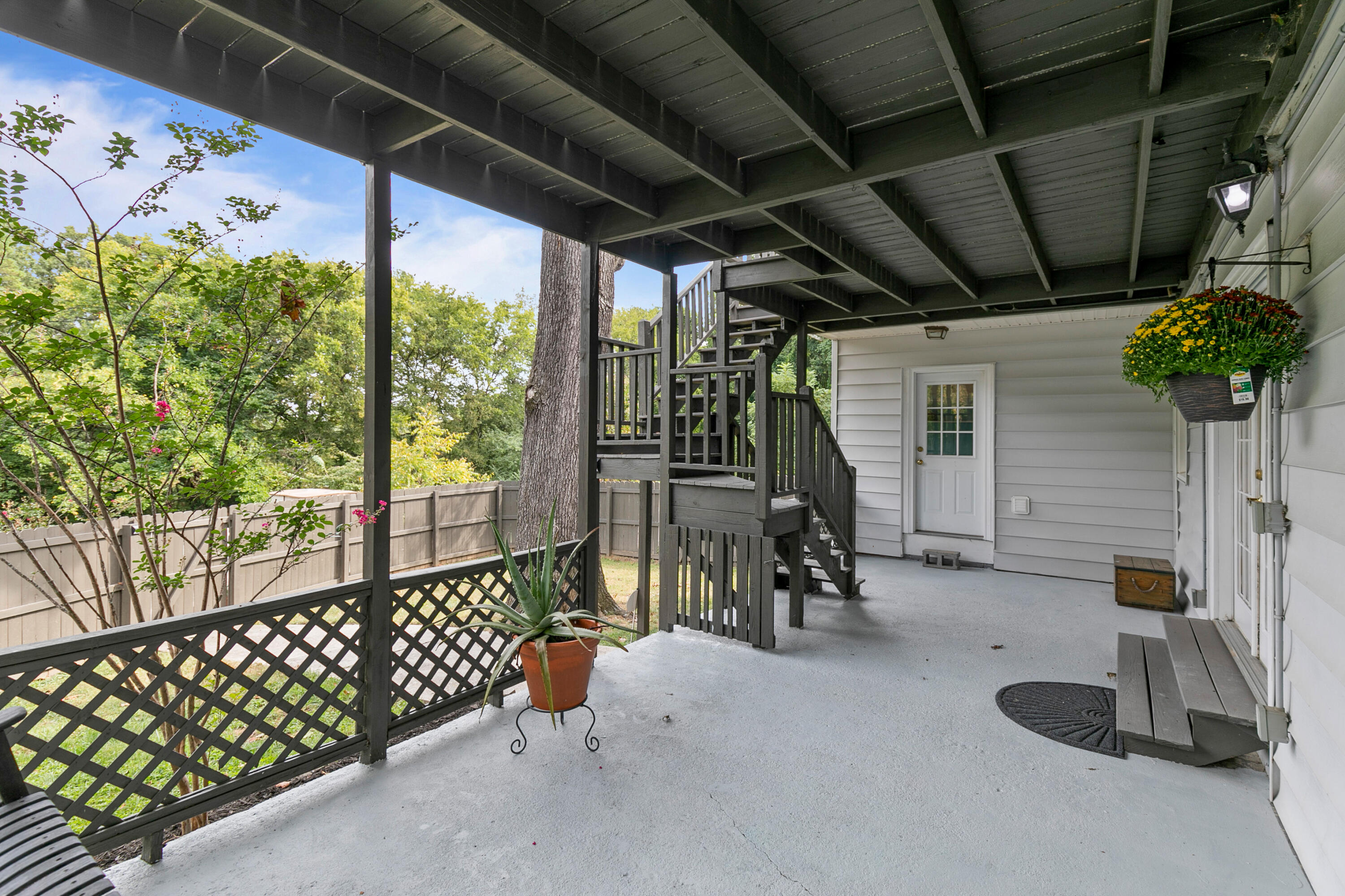 1818 John Ross Road Chattanooga, TN 37412 - Photo 33 of 53 Lower deck