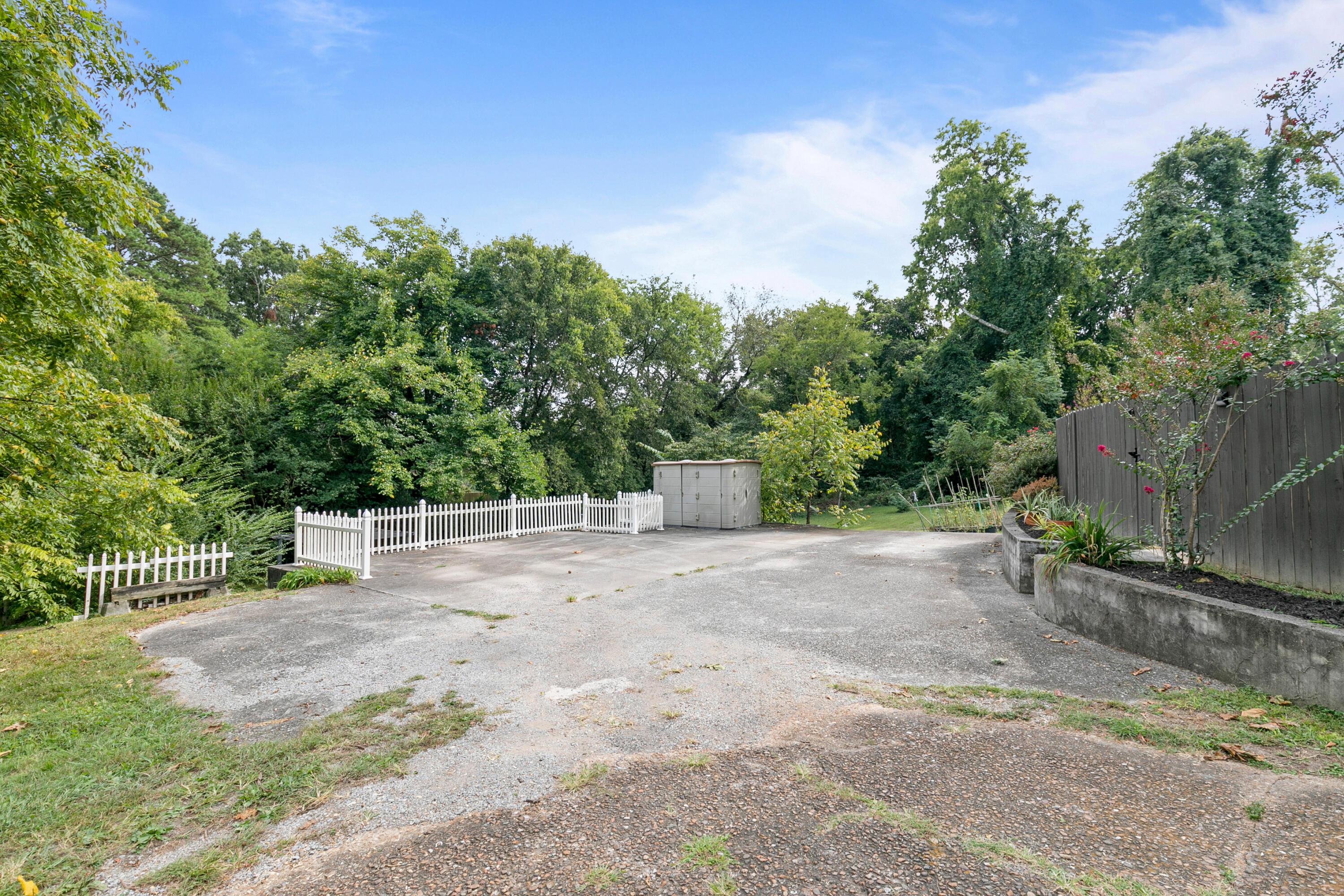 1818 John Ross Road Chattanooga, TN 37412 - Photo 42 of 53 Large parking area