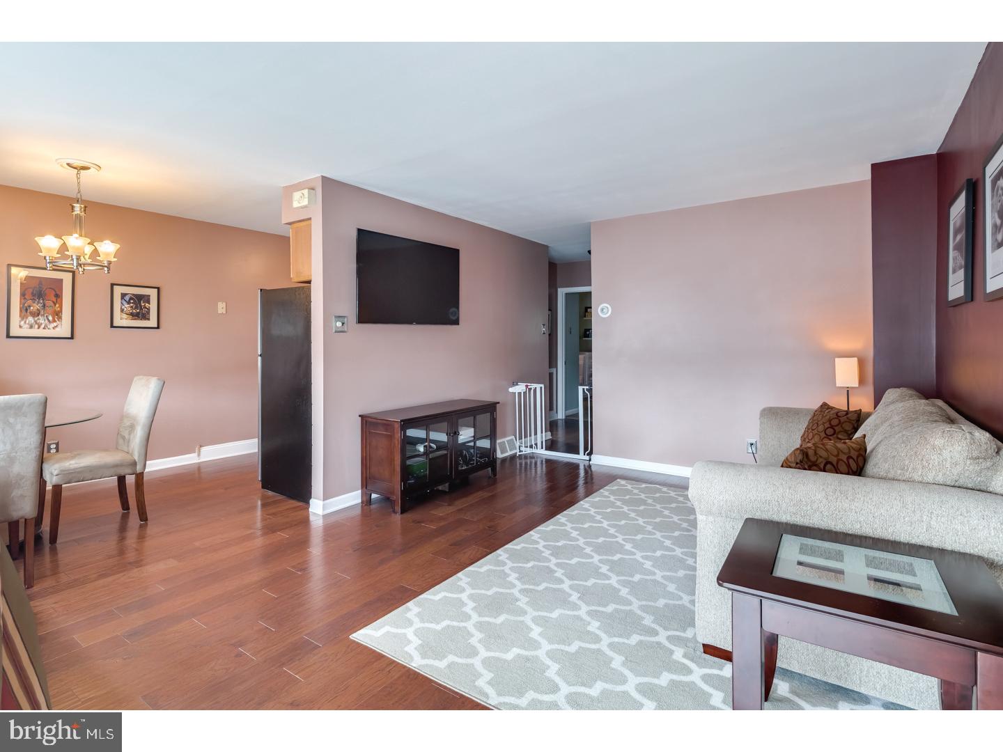 11932 Covert Road Philadelphia, PA 19154 - Photo 2 of 17 Gallery Image 2