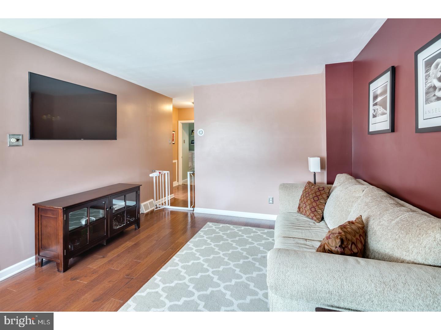 11932 Covert Road Philadelphia, PA 19154 - Photo 3 of 17 Gallery Image 3
