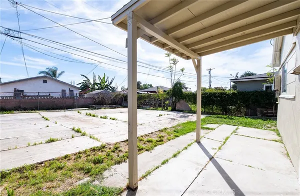 $799,000 | 124 West Caldwell Street, Compton, CA 90220