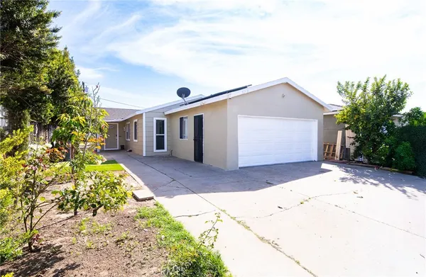 $799,000 | 124 West Caldwell Street, Compton, CA 90220