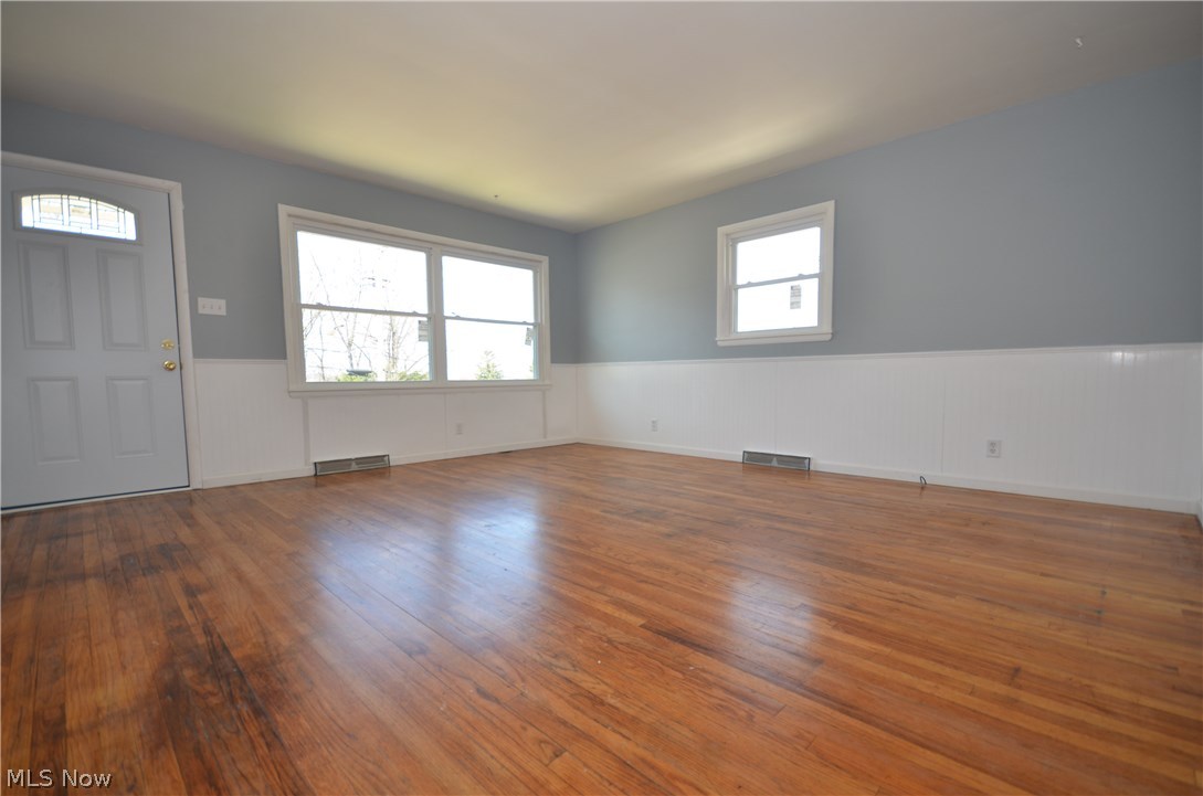 335 Stephens Road Akron, OH 44312 - Photo 2 of 30