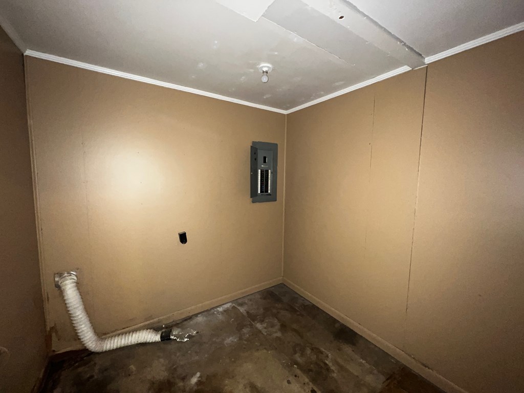 850 Brighton Road Columbus, GA 31906 - Photo 11 of 13 a view of room with window