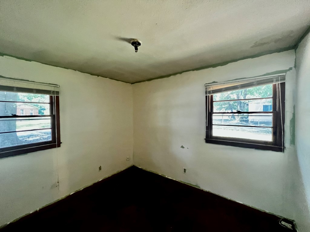 850 Brighton Road Columbus, GA 31906 - Photo 6 of 13 a view of an empty room with a window