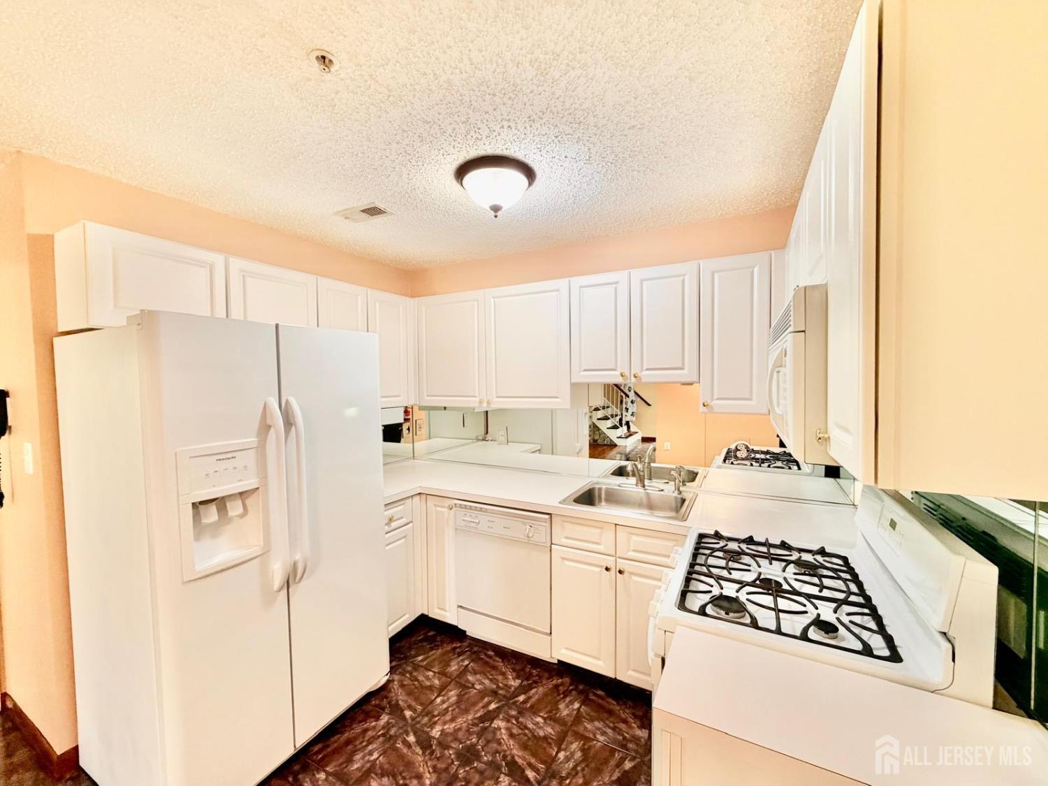 191 Prestwick Way Edison, NJ 08820 - Photo 10 of 19