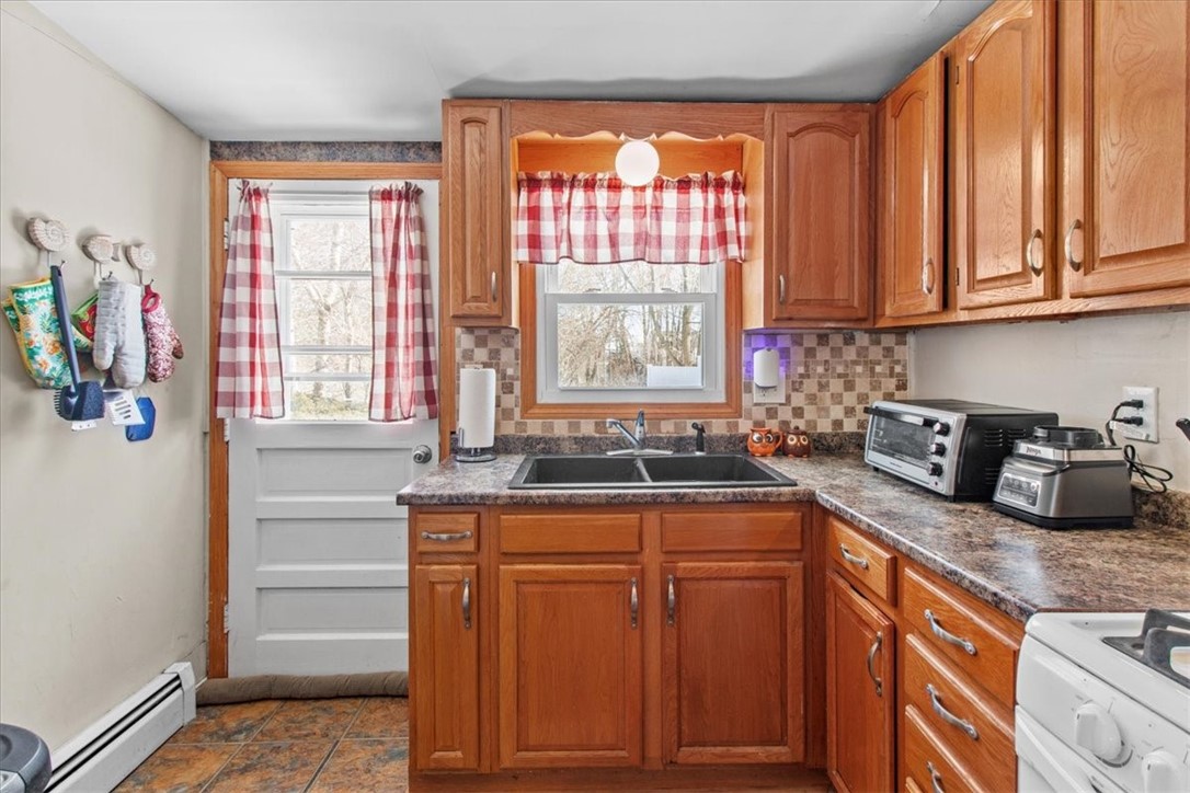 5 Marion Street Westerly, RI 02891 - Photo 8 of 31