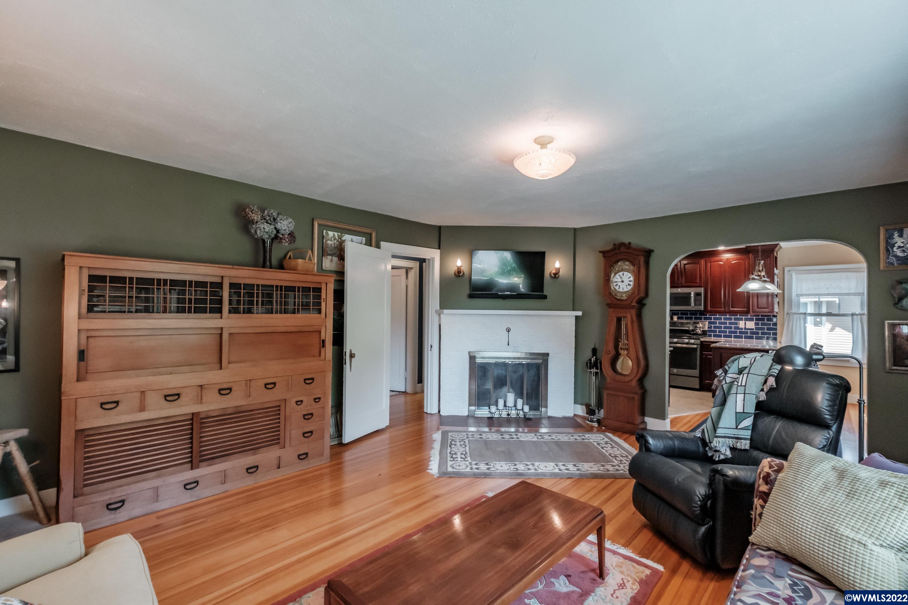 942 Southwest 11th Street Corvallis, OR 97333 - Photo 8 of 42