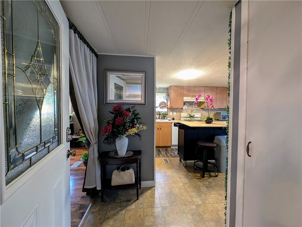 29 Lane A Coventry, RI 02816 - Photo 4 of 25