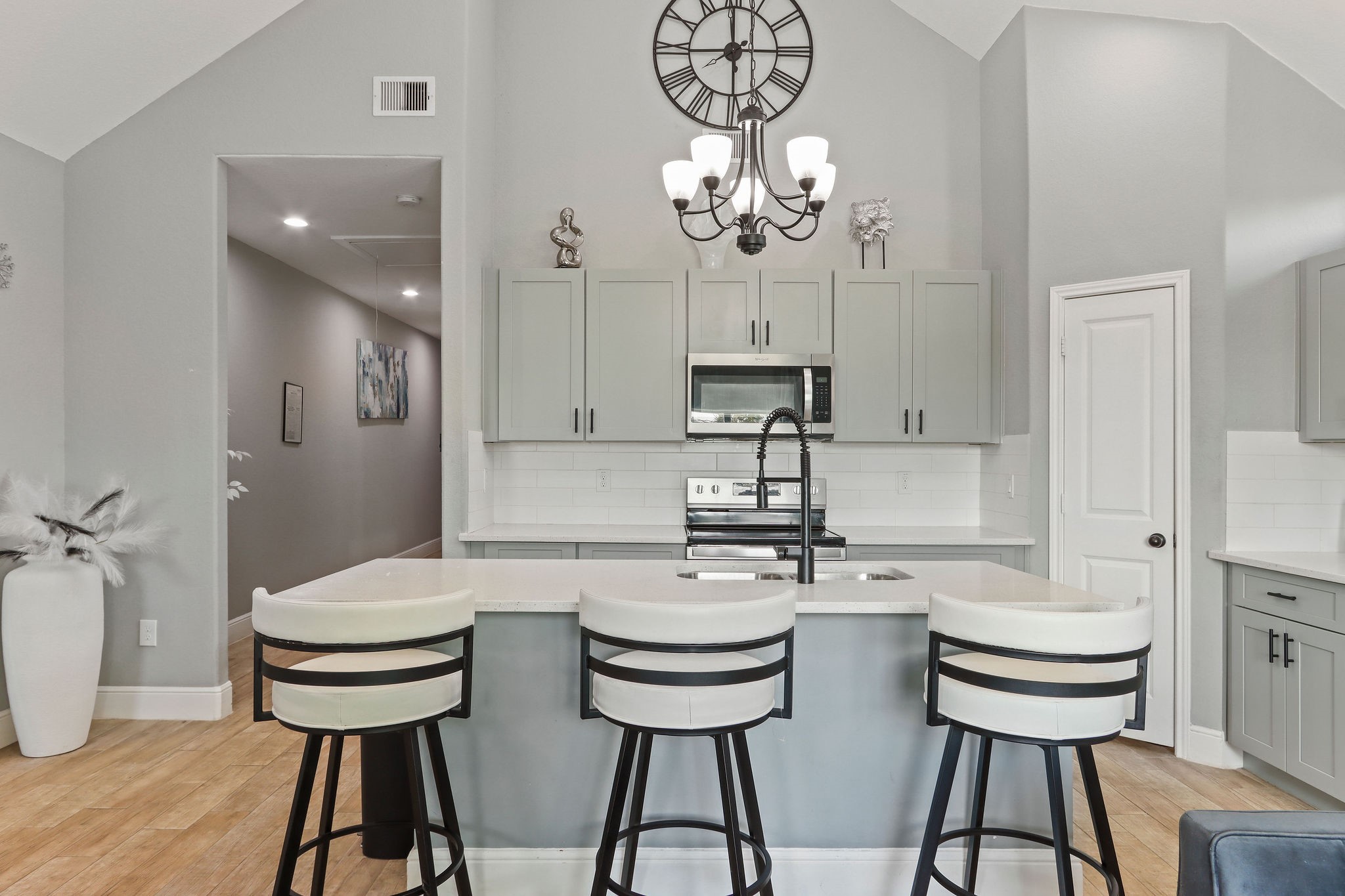 5607 Bacher Street, Unit B Houston, TX 77028 - Photo 4 of 22 a view of a dining room with furniture and wooden floor