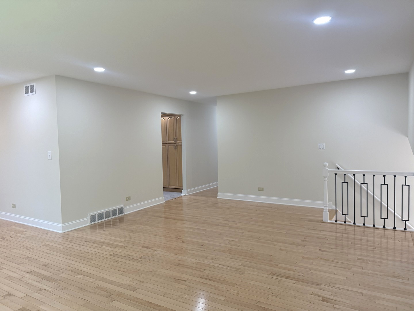 425 Carriage Hill Road Naperville, IL 60565 - Photo 10 of 42