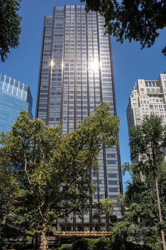 1 Central Park West, Unit 38C Manhattan, NY 10023 - Photo 20 of 24 front view of a building