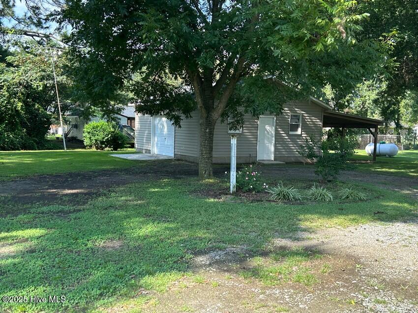 111 Colonial Drive Clinton, NC 28328 - Photo 19 of 24 IMG_1595