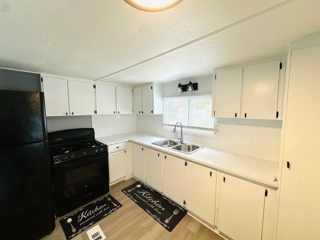 $149,900 | 1790 Massachusetts Avenue, Unit 25, Lunenburg, MA 01462