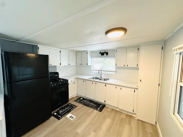 $149,900 | 1790 Massachusetts Avenue, Unit 25, Lunenburg, MA 01462