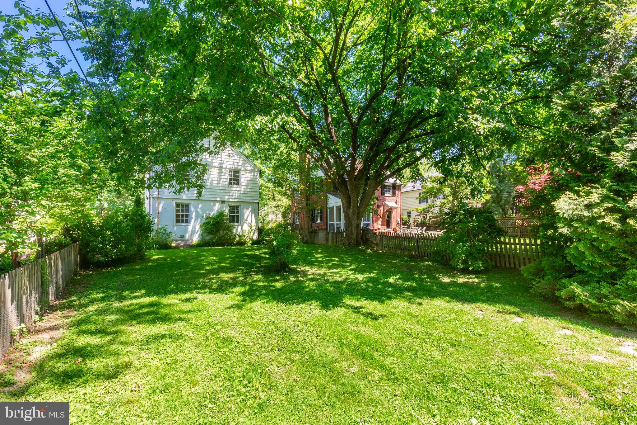 323 Broadmoor Road Baltimore, MD 21212 - Photo 29 of 40 Spacious yard for the green thumb!