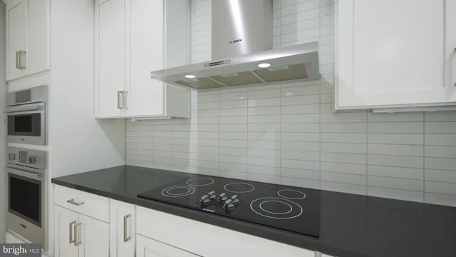 $915,380 | 13730 Aviation Place, Herndon, VA 20171