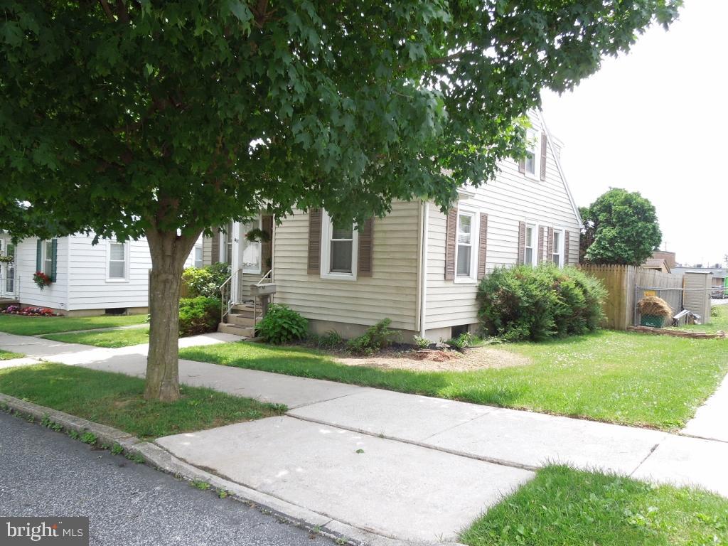 417 Allegheny Avenue Hanover, PA 17331 - Photo 3 of 28 Gallery Image 3