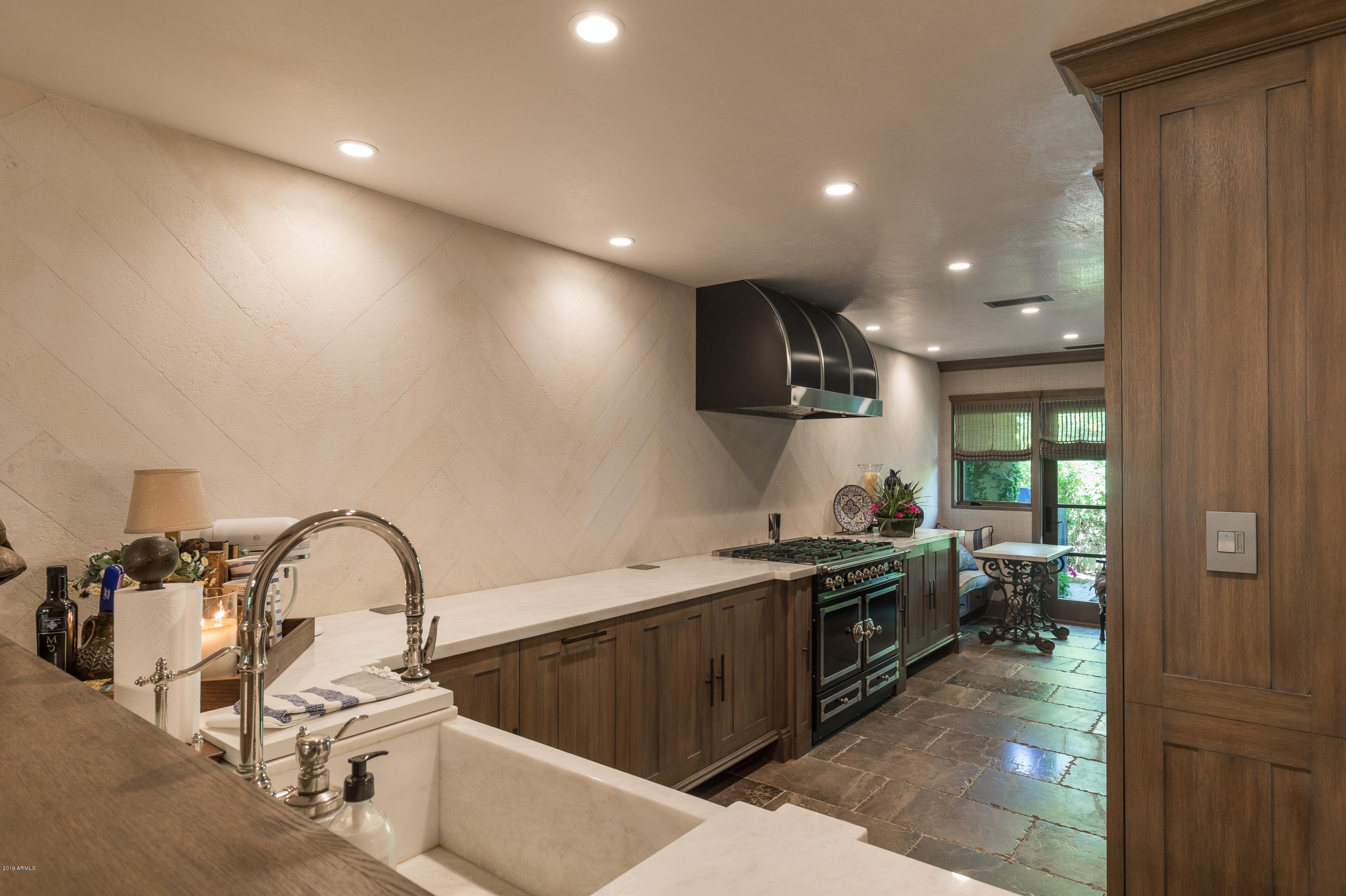 7225 East Valley View Road Scottsdale, AZ 85250 - Photo 12 of 28 White Marble and Limestone Kitchen Walls