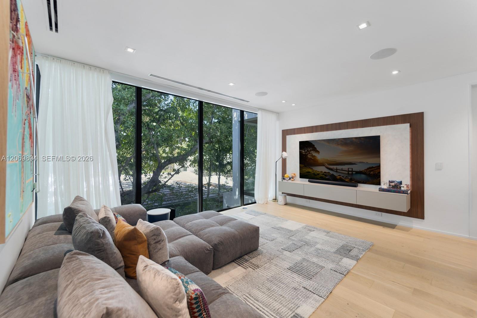 6015 North Bay Road Miami Beach, FL 33140 - Photo 16 of 40 Gallery Image 16