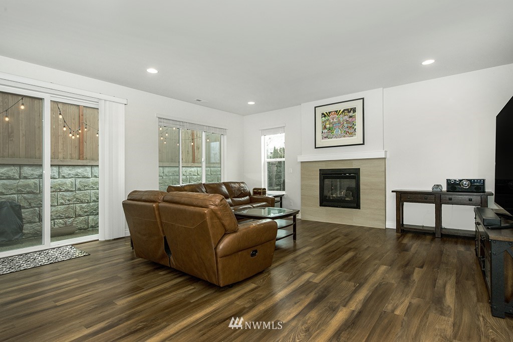 8417 Northeast 203rd Place Bothell, WA 98011 - Photo 6 of 30 Gallery Image 6