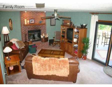 476 Zeigler Road Rochester, PA 15074 - Photo 3 of 6 Den/Family/Great Room.