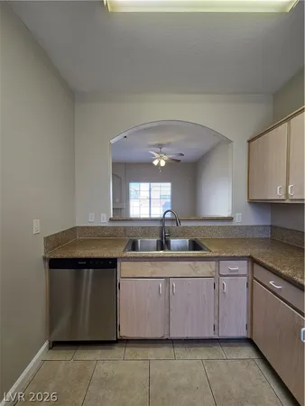 $1,500 | 1900 North Torrey Pines Drive, Unit 118, Las Vegas, NV 89108
