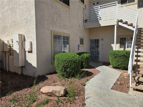 $1,500 | 1900 North Torrey Pines Drive, Unit 118, Las Vegas, NV 89108