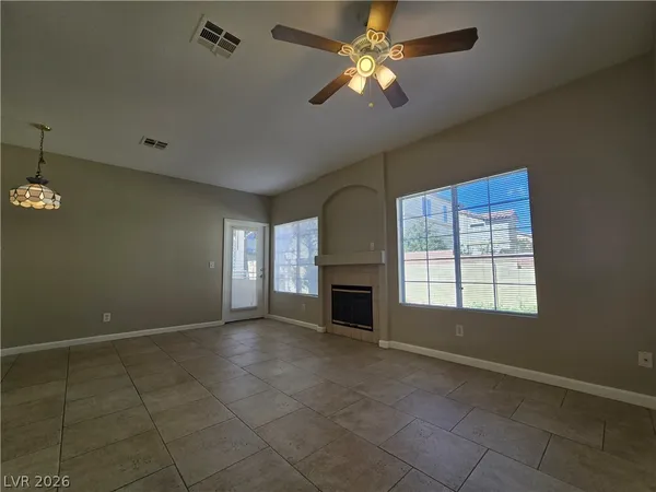 $1,500 | 1900 North Torrey Pines Drive, Unit 118, Las Vegas, NV 89108