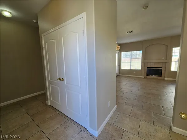 $1,500 | 1900 North Torrey Pines Drive, Unit 118, Las Vegas, NV 89108