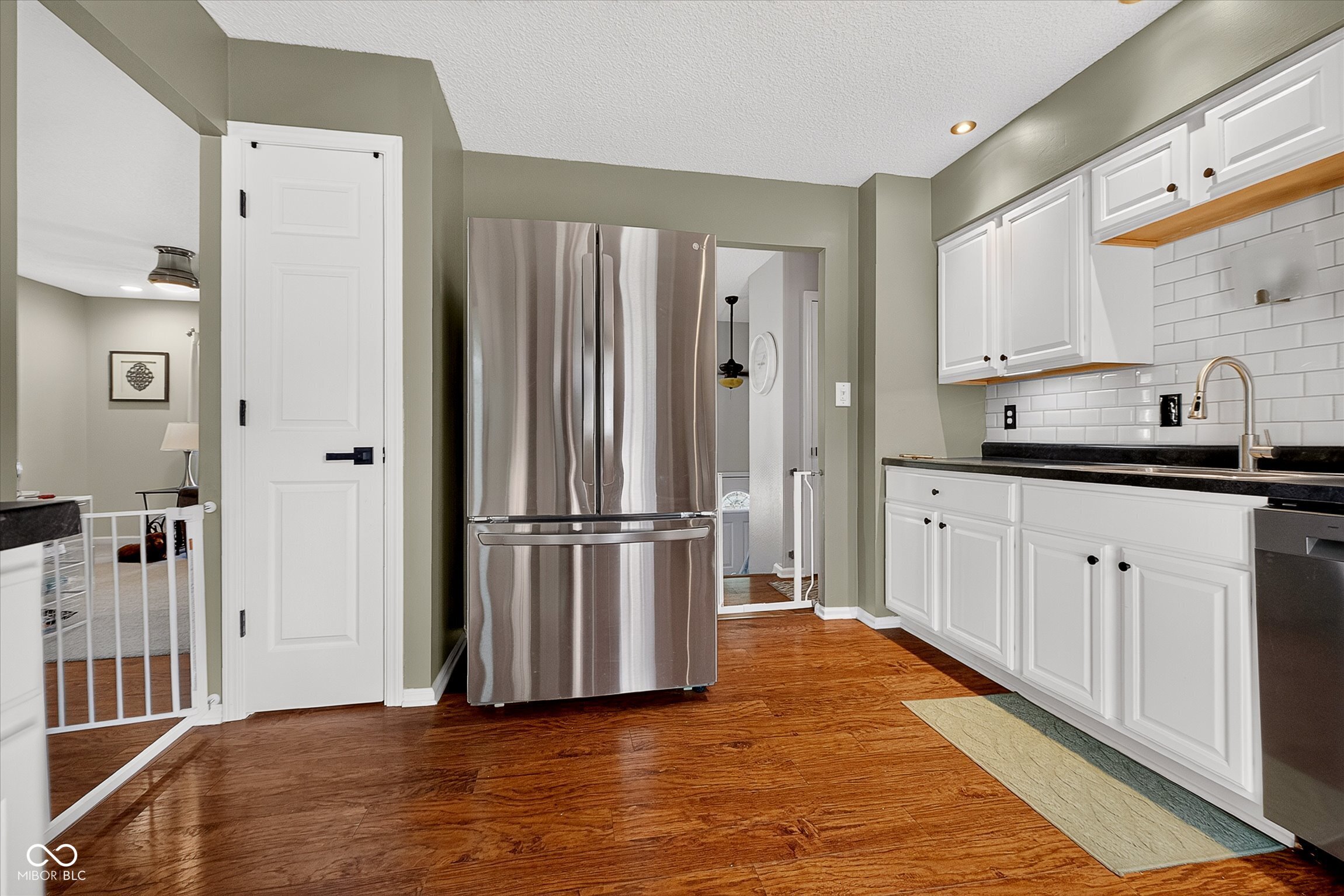 8205 Castleton Boulevard Indianapolis, IN 46256 - Photo 12 of 40