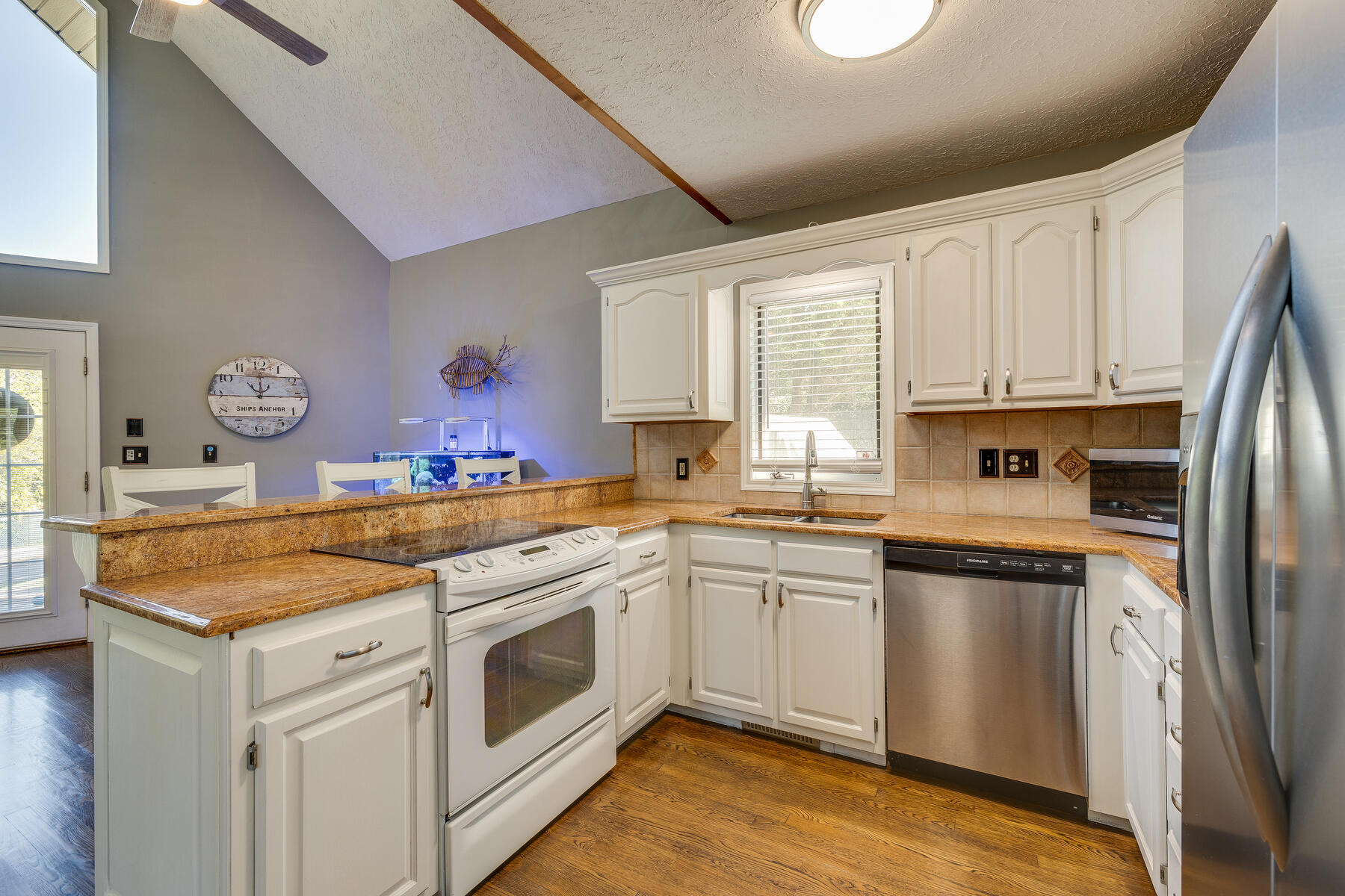 321 Crouch Road Johnson City, TN 37615 - Photo 14 of 63 012