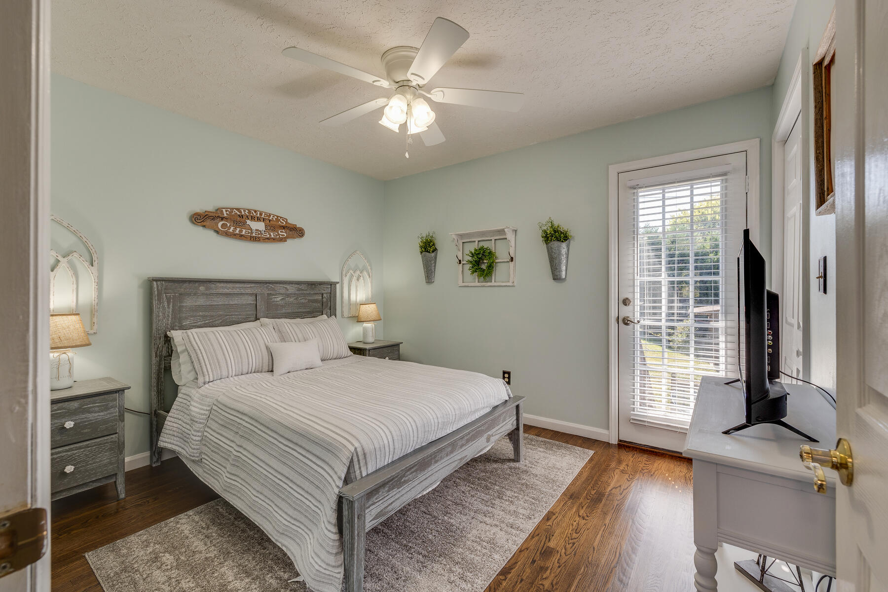 321 Crouch Road Johnson City, TN 37615 - Photo 18 of 63 016