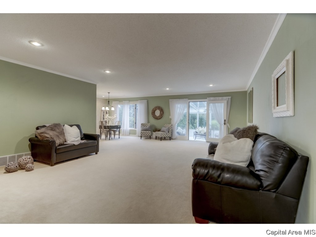 1 Turnberry Place Springfield, IL 62704 - Photo 2 of 27