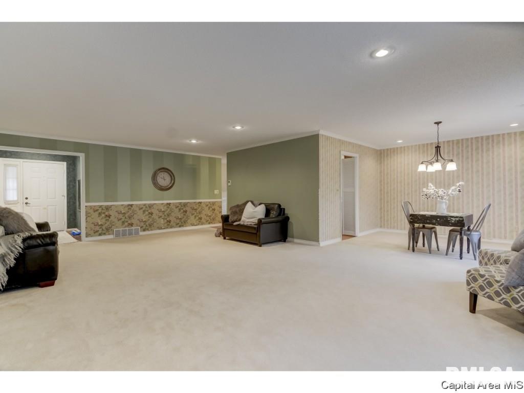 1 Turnberry Place Springfield, IL 62704 - Photo 3 of 27