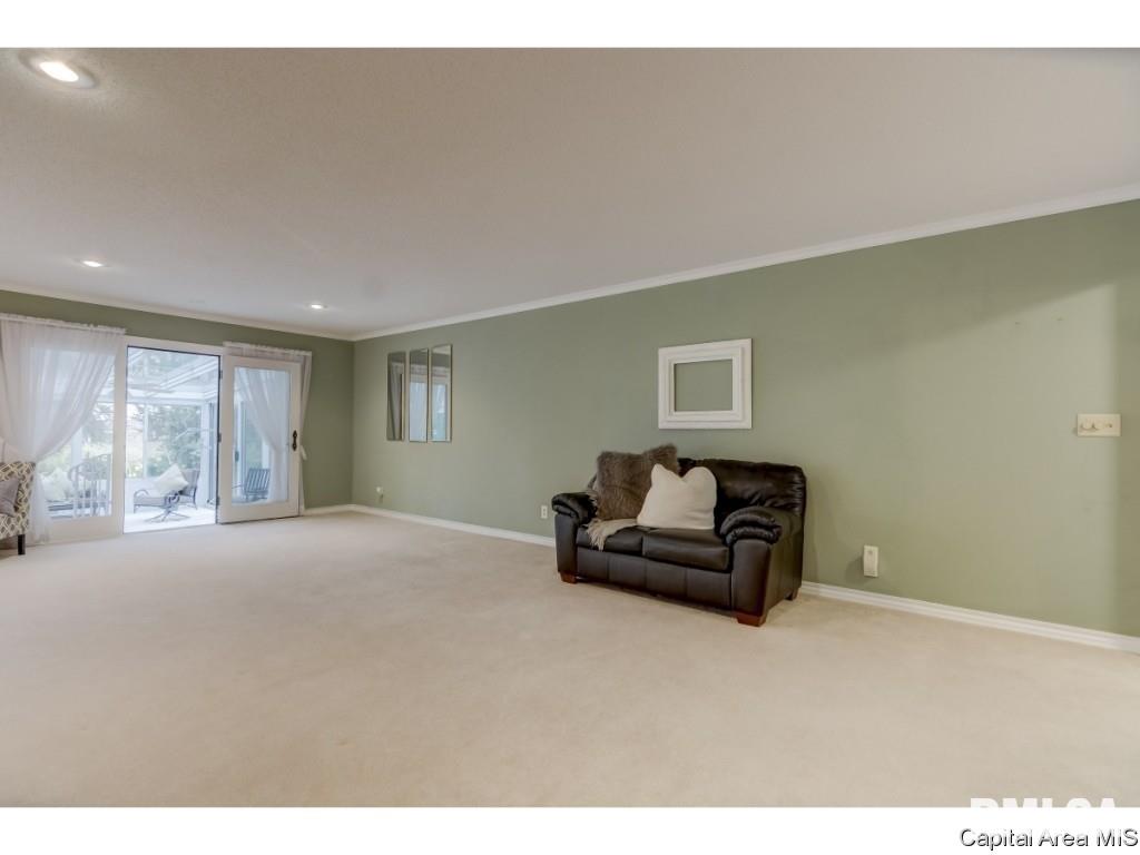 1 Turnberry Place Springfield, IL 62704 - Photo 4 of 27