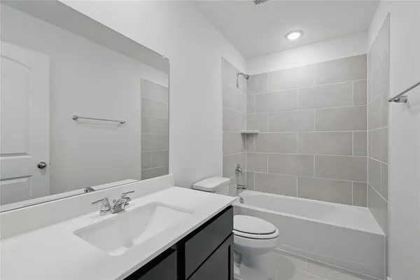 $334,990 | 122 Patrick Henry Drive, Venus, TX 76084