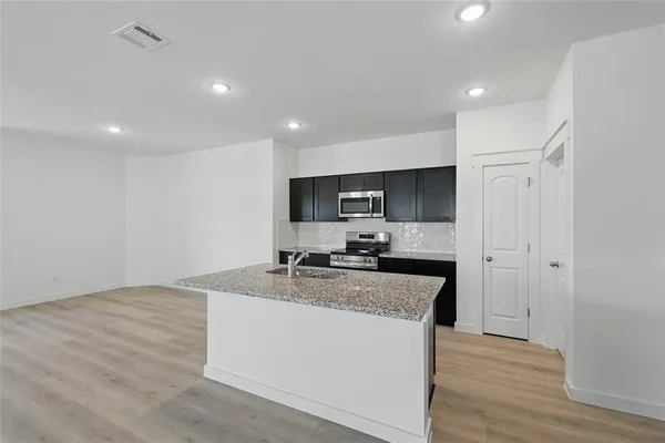 $334,990 | 122 Patrick Henry Drive, Venus, TX 76084