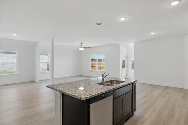 $334,990 | 122 Patrick Henry Drive, Venus, TX 76084