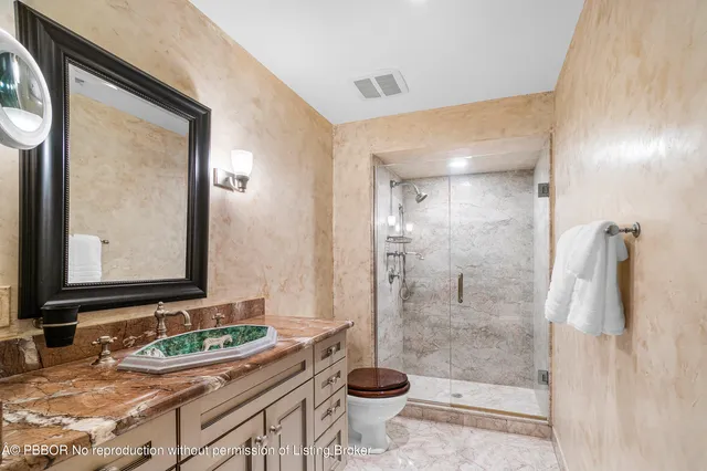 a view of walk in closet