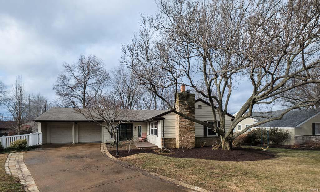 113 Woodridge Road St. Louis, MO 63122 - Photo 1 of 42 Gallery Image 1